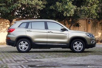 2014款长安CS75 2.0L手动豪华型国5