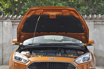 2015款福克斯两厢1.5L GTDi自动运动型