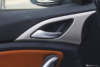 2016款比亚迪宋2.0TID自动豪华型