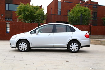 2014款启辰D50精彩版