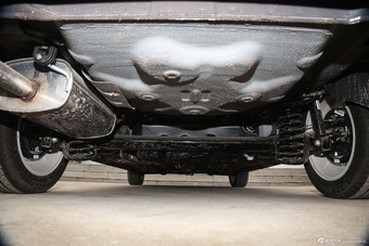 2015款奇瑞E3 1.5L手动风尚型