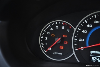 2015款 五菱宏光V1.5L手动标准型