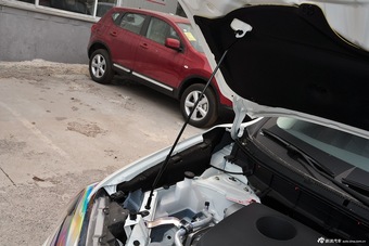 2014款奇骏2.5L XL ITS+NAVI 自动四驱尊享版