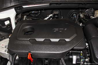 2015款索兰托L 2.4L自动汽油四驱精英版 7座 国5