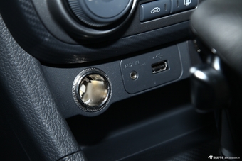 2014款福美来M5 1.6L自动舒适型