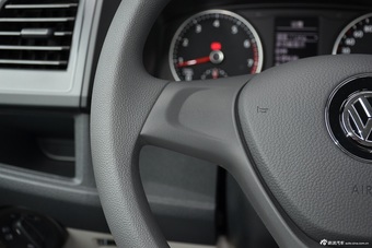 2016款凯路威2.0T自动四驱舒适版9座