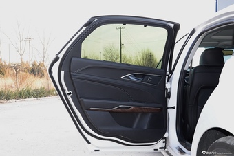 2015款金牛座2.7T自动旗舰型