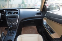 2015款海马福美来1.6L自动品尚型