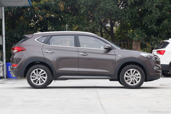 2015款全新途胜1.6T自动两驱智能型