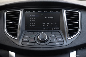 2016款奔腾B90 1.8T自动尊贵型十周年纪念版