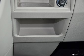 2016款凯路威2.0T自动四驱舒适版9座