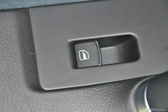 2013款迈腾蓝驱版