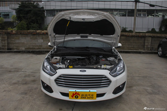 2015款福睿斯1.5L手动舒适型