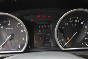 2015款众泰T600 1.5T手动精英型