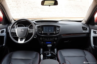 2015款吉利GX7 2.0L自动运动版尊贵型