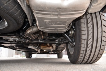 2016款凯路威2.0T自动四驱舒适版9座