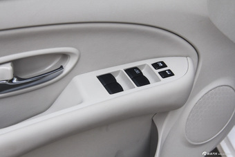 2016款风神A60 1.5L手动尊贵型