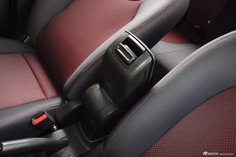 2015款吉利英伦C5 1.5L手动两厢尊贵型