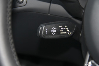 2016款奥迪A4L 35TFSI自动标准型