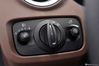 2013款嘉年华两厢