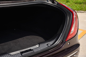 2015款捷豹XJL 3.0 SC典雅商务80周年典藏版