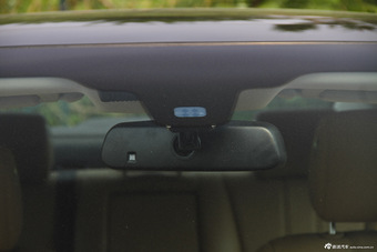 2015款捷豹XJL 2.0T两驱典雅商务版