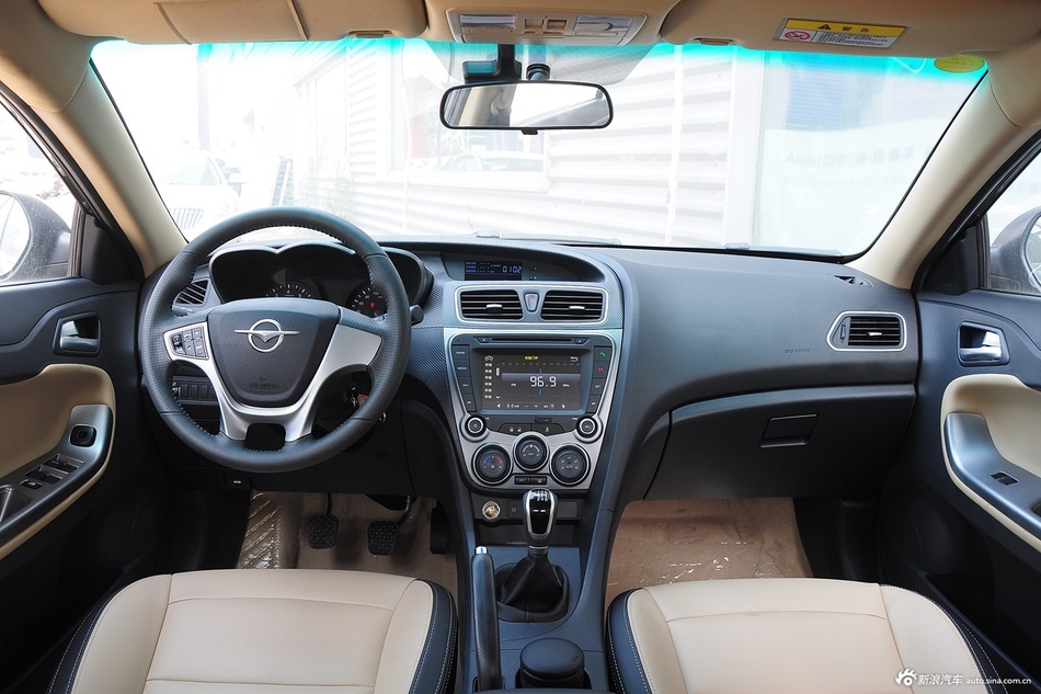 2015款海马福美来1.6L手动智尚型