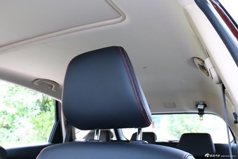 2015款 宝骏560 1.8L手动豪华型