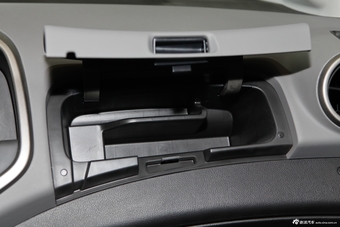 2013款爱唯欧三厢1.4SL自动时尚天窗版