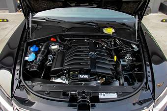 2014款辉腾3.0L自动商务型到店实拍