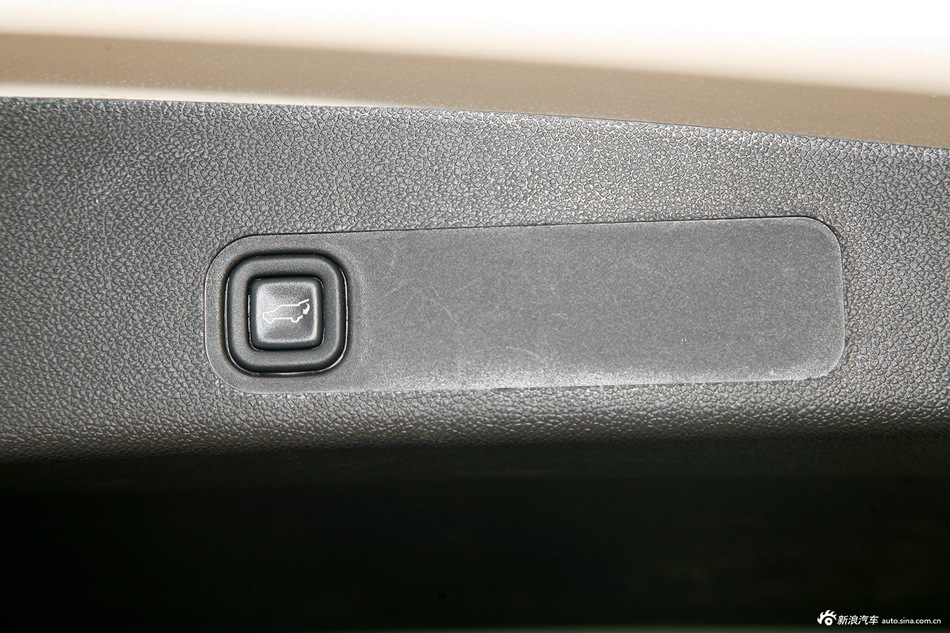 2013款凯雷德ESV铂金版加长型