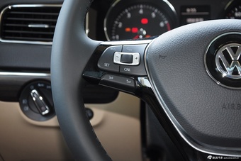 2015款速腾230TSI手动豪华型