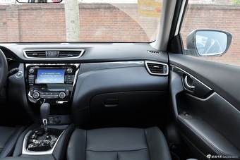 2014款奇骏2.5L XL ITS+NAVI 自动四驱尊享版