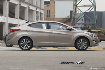 2015款朗动1.6L自动尊贵型