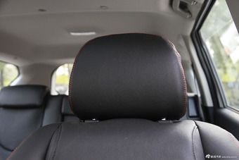 2015款陆风X8探索版2.0T汽油四驱超豪华型