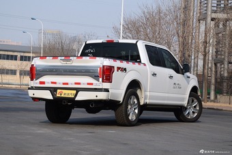 2015款福特F-150 5.0L自动PLATINIUM