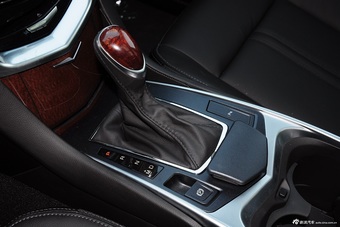 2015款凯迪拉克SRX 3.0L自动豪华版