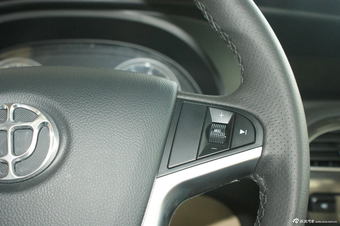 2012款中华V5 1.6L手动豪华型