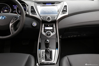 2015款朗动1.6L自动尊贵型