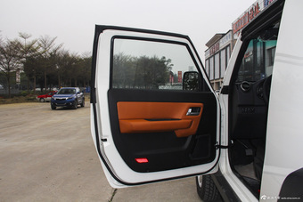 2014款北京BJ40 2.4L手动穿越版