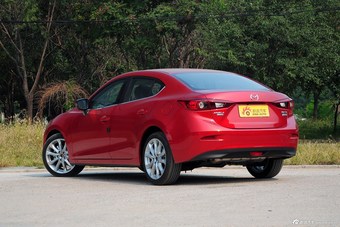 2016款马自达3昂克赛拉 三厢 2.0L自动运动型