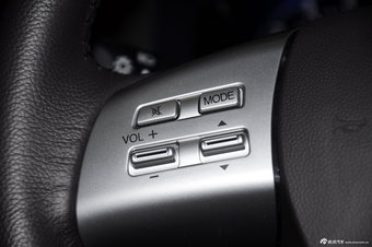 2013款马自达8 2.5L自动尊贵版