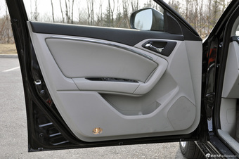 2014款奔腾B90到店实拍