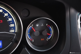 2015款吉利英伦C5 1.5L自动三厢尊贵型