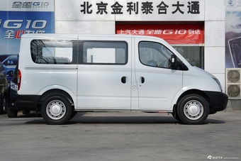 2016款上汽大通V80 2.5T手动傲运通短轴中顶6座 国V