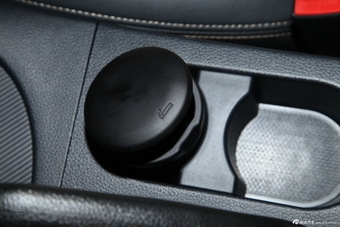 2014款福美来M5 1.6L自动舒适型