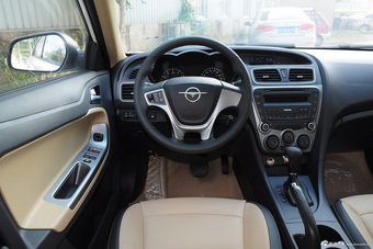 2015款海马福美来1.6L自动品尚型