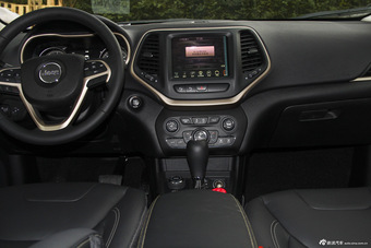 2016款自由光2.4L自动优越版