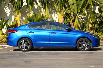 2016款领动 1.4T自动炫动旗舰型