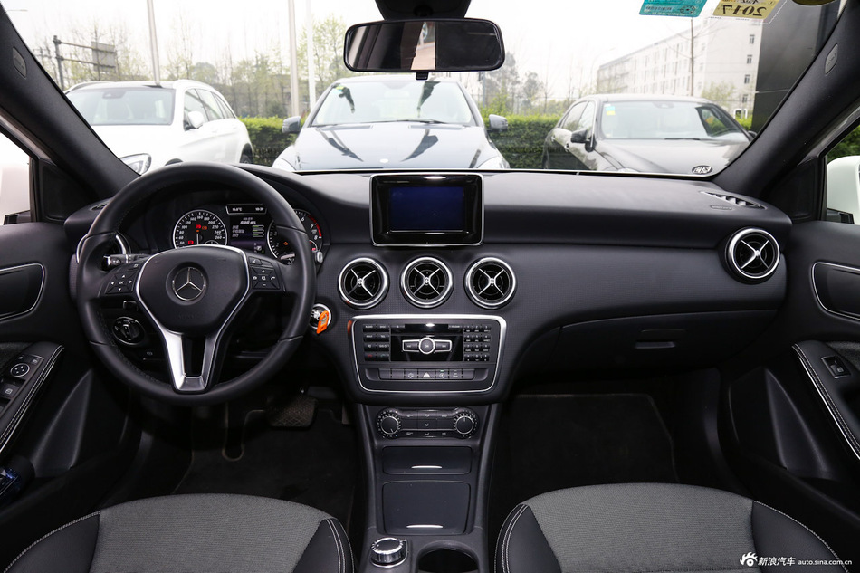 2016款奔驰A级 A180 1.6T自动